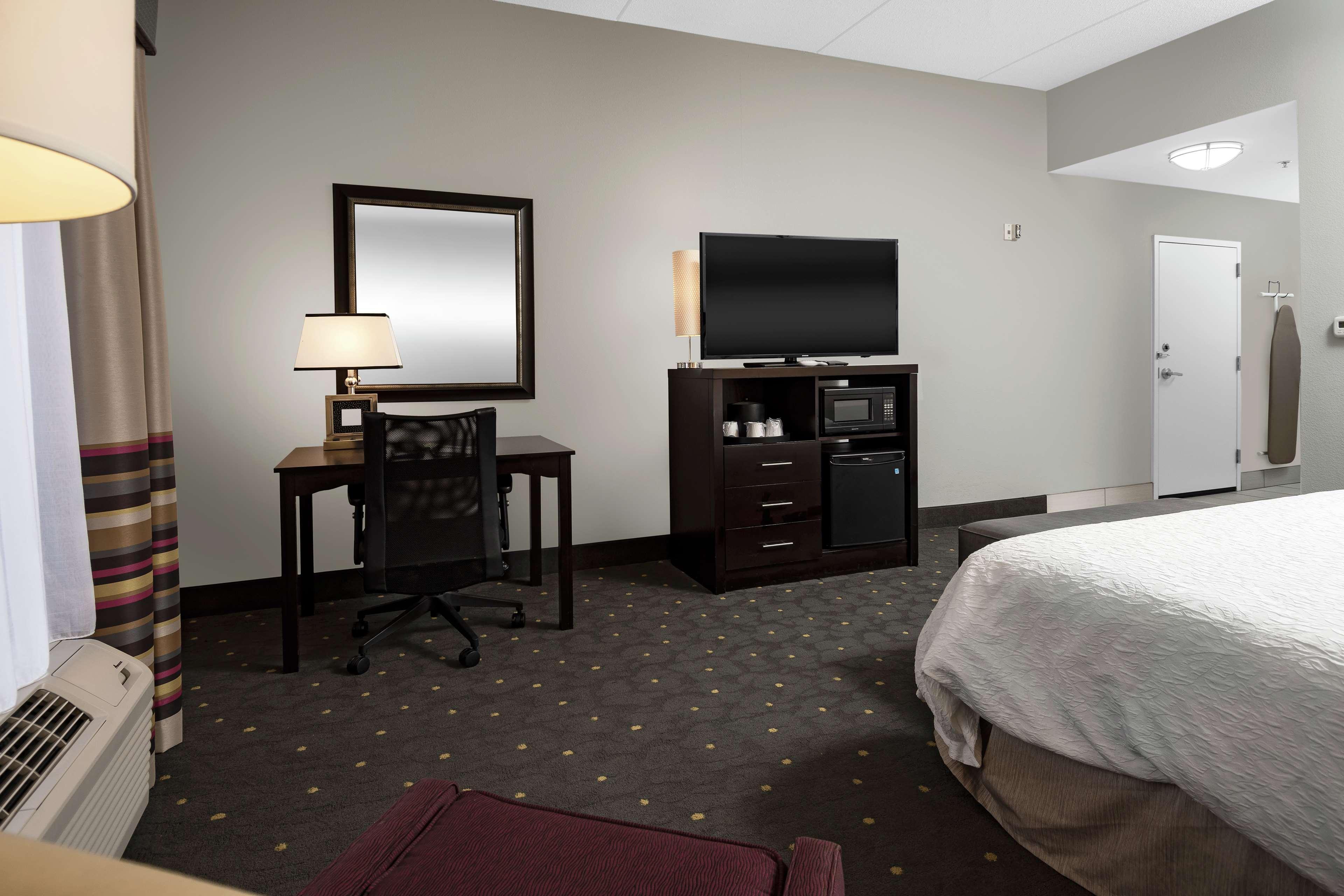 Hampton Inn & Suites - Raleigh Downtown Bagian luar foto