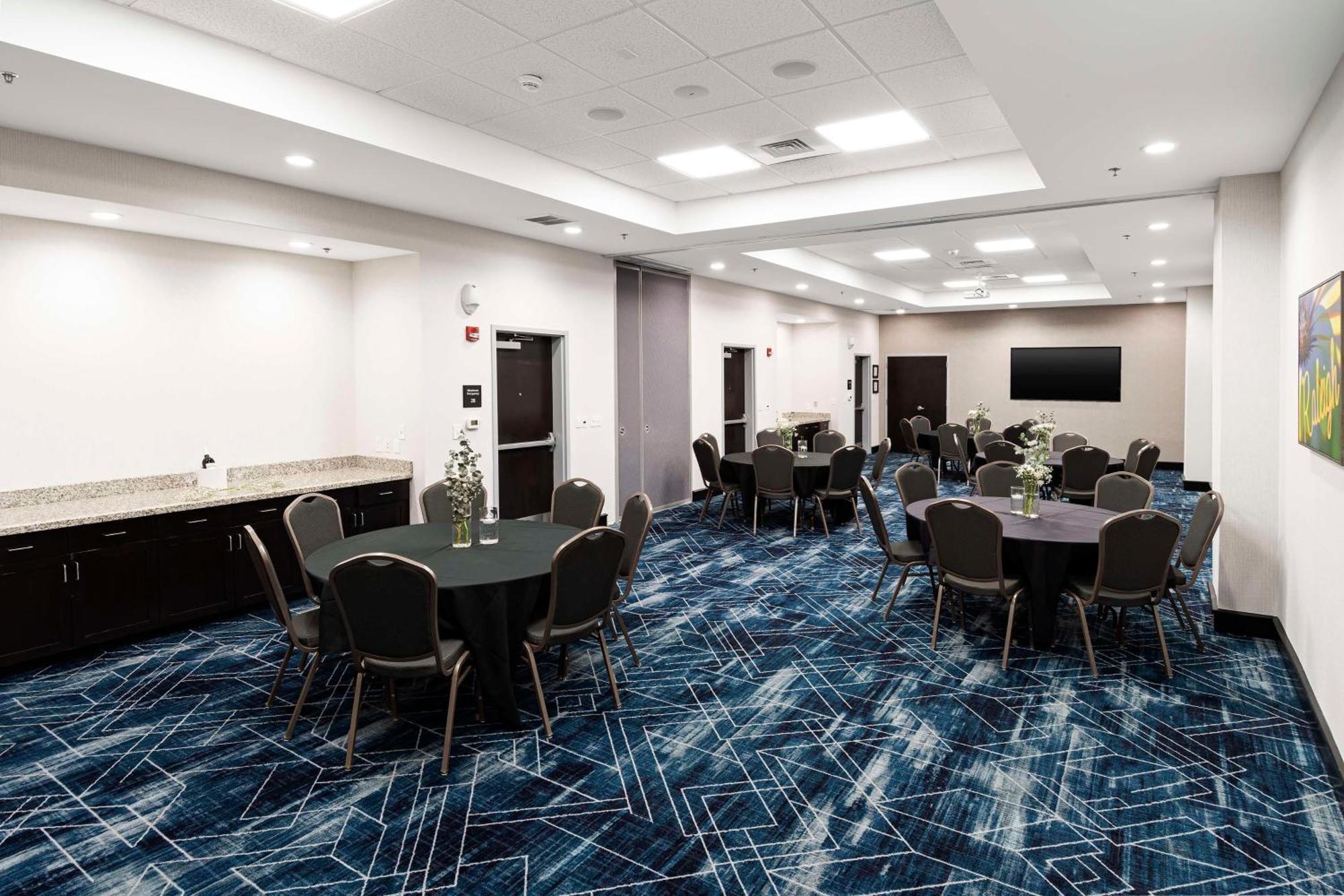 Hampton Inn & Suites - Raleigh Downtown Bagian luar foto