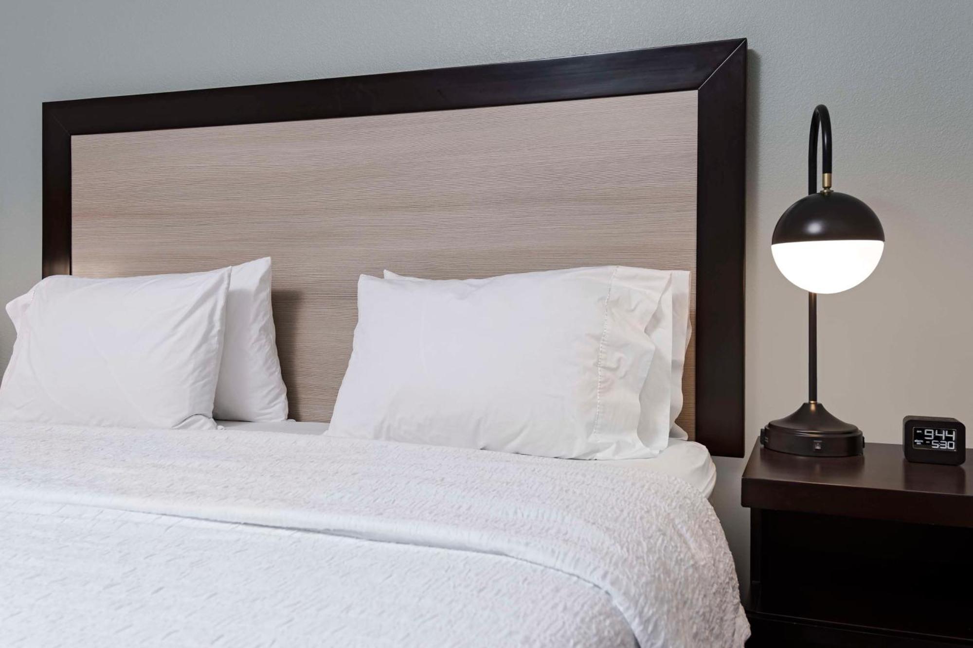 Hampton Inn & Suites - Raleigh Downtown Bagian luar foto