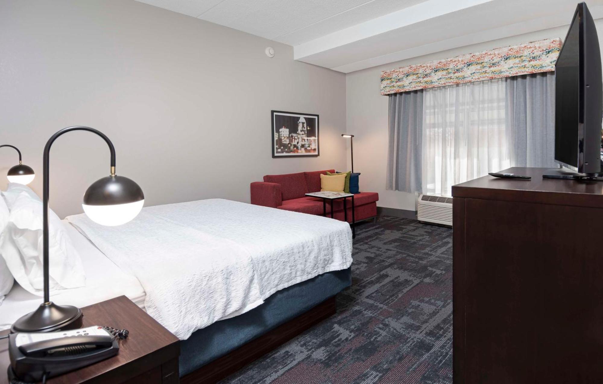 Hampton Inn & Suites - Raleigh Downtown Bagian luar foto