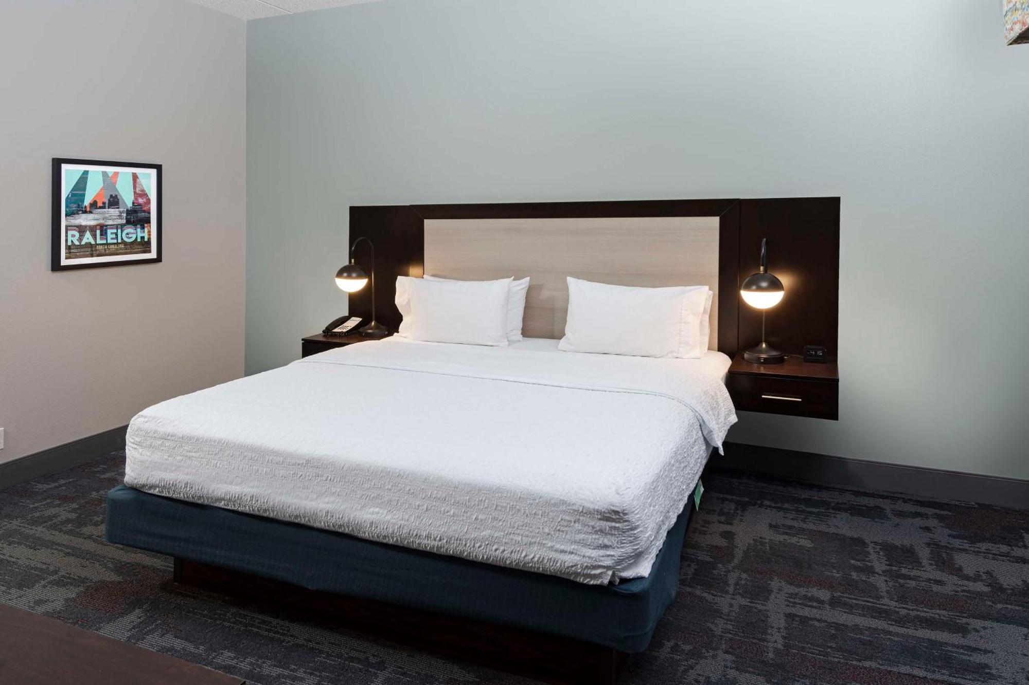 Hampton Inn & Suites - Raleigh Downtown Bagian luar foto