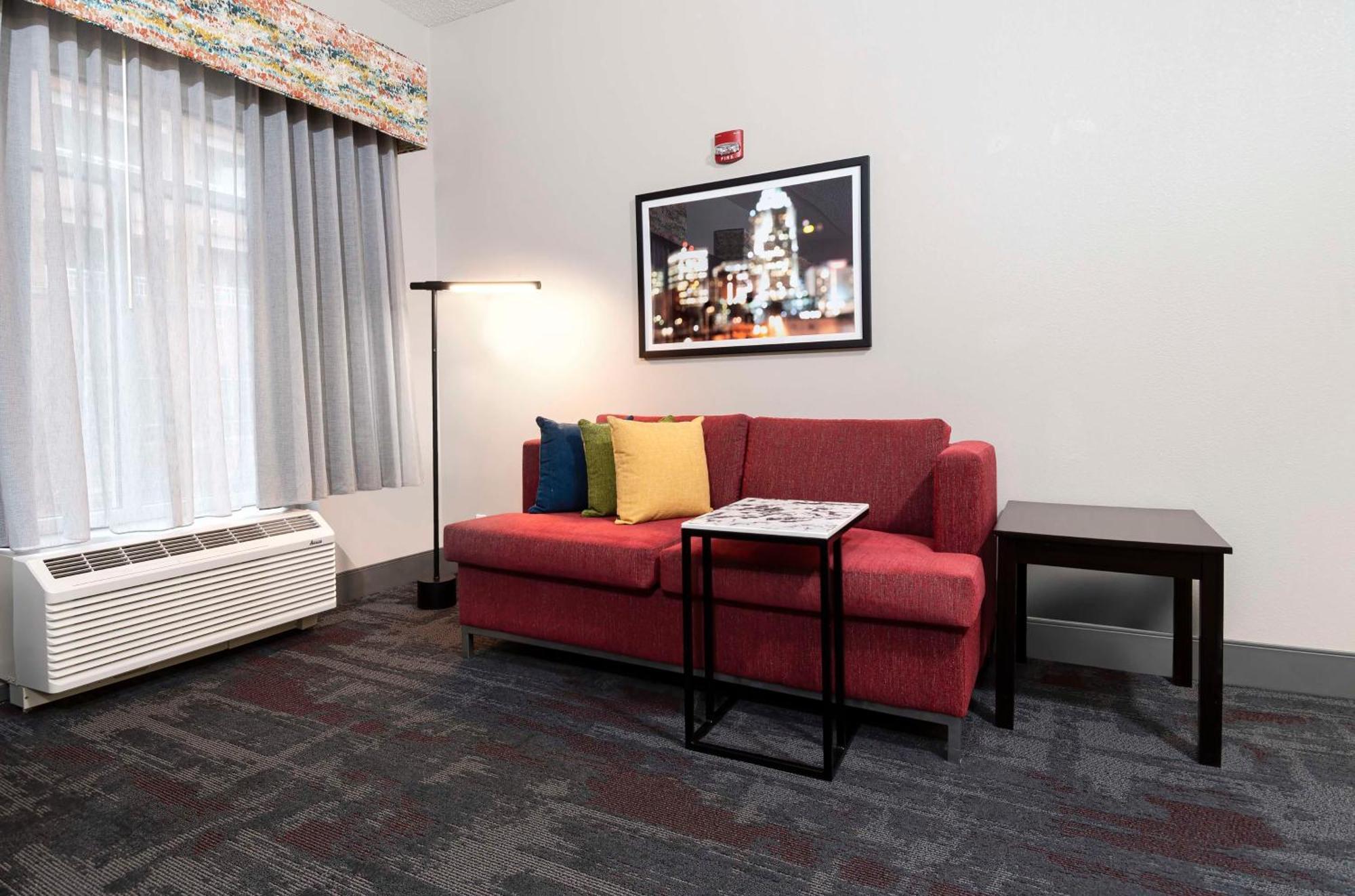 Hampton Inn & Suites - Raleigh Downtown Bagian luar foto