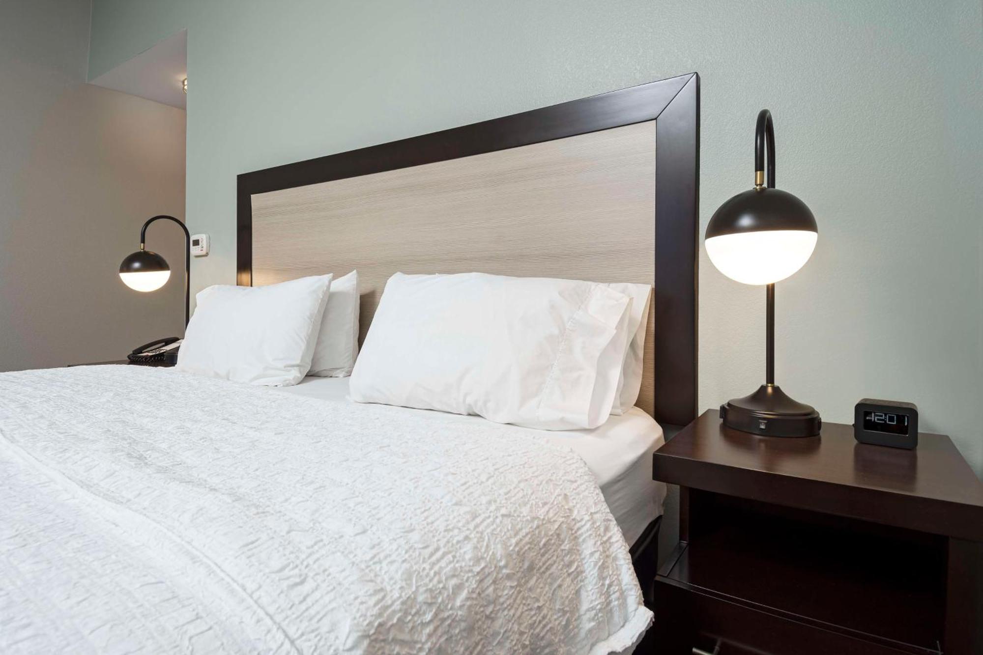Hampton Inn & Suites - Raleigh Downtown Bagian luar foto