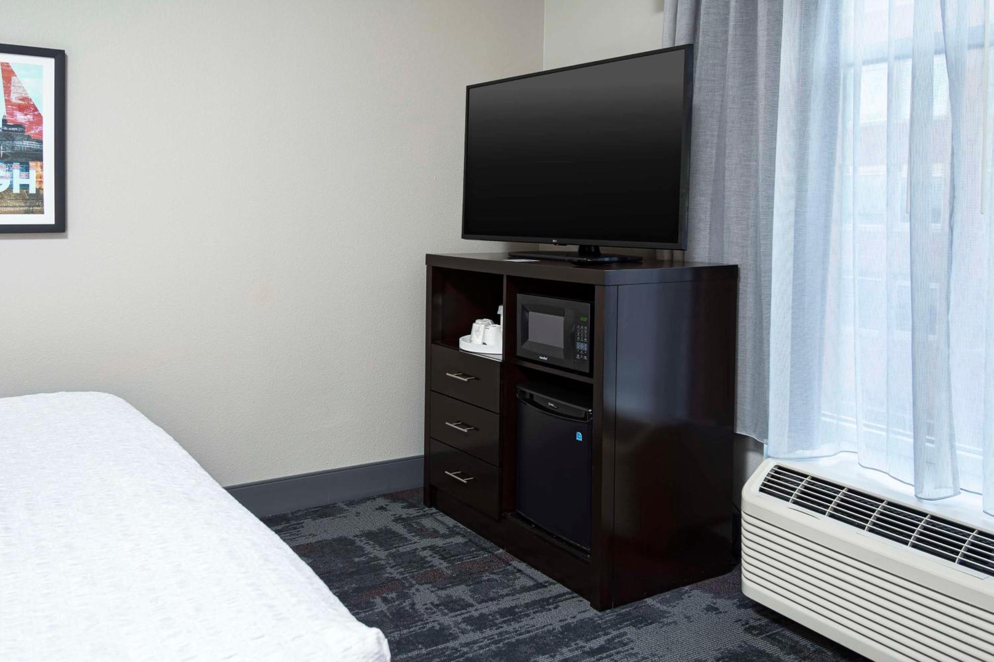 Hampton Inn & Suites - Raleigh Downtown Bagian luar foto
