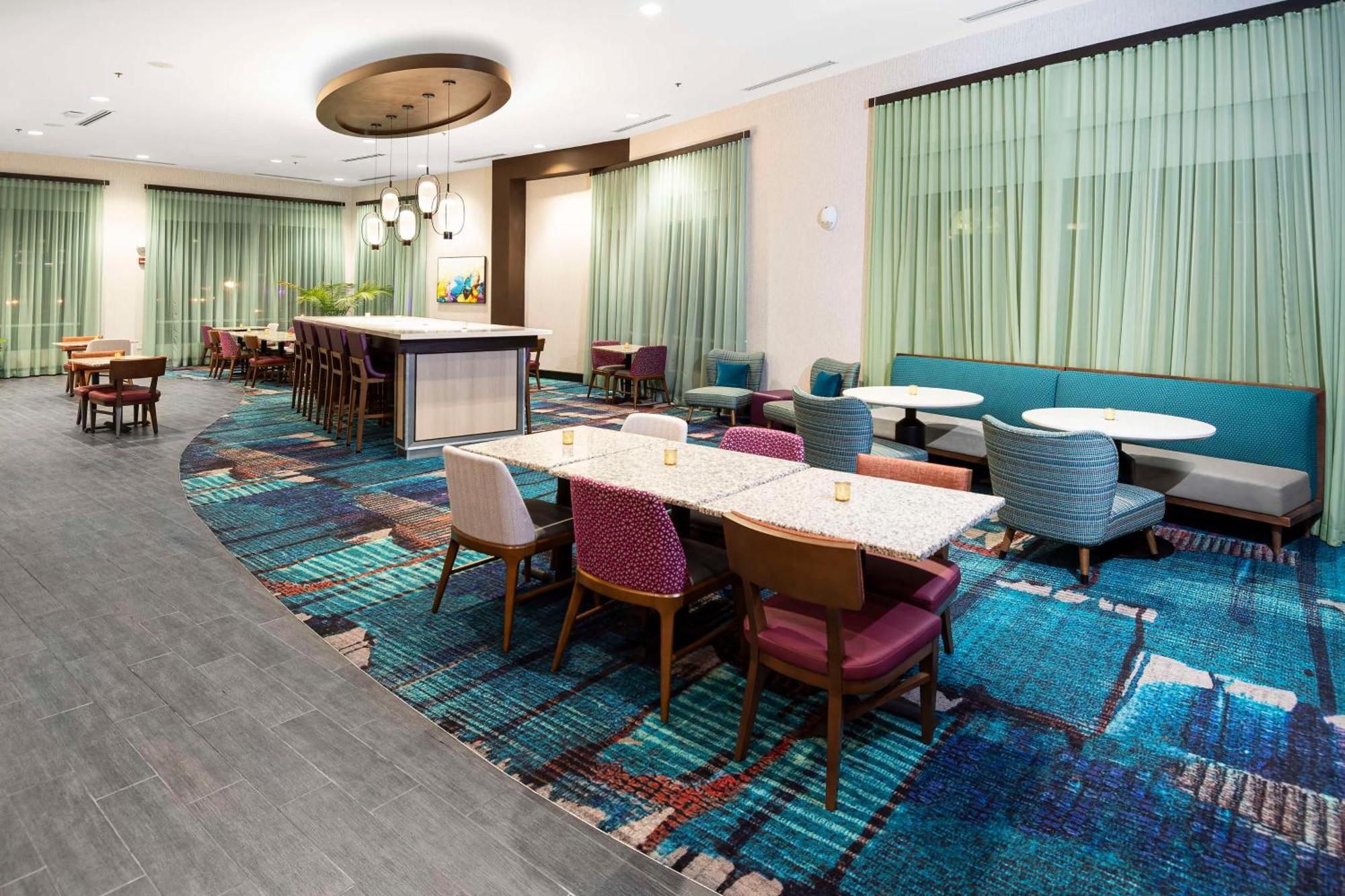 Hampton Inn & Suites - Raleigh Downtown Bagian luar foto