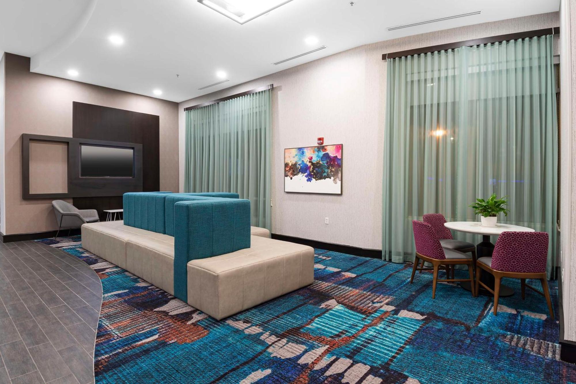 Hampton Inn & Suites - Raleigh Downtown Bagian luar foto